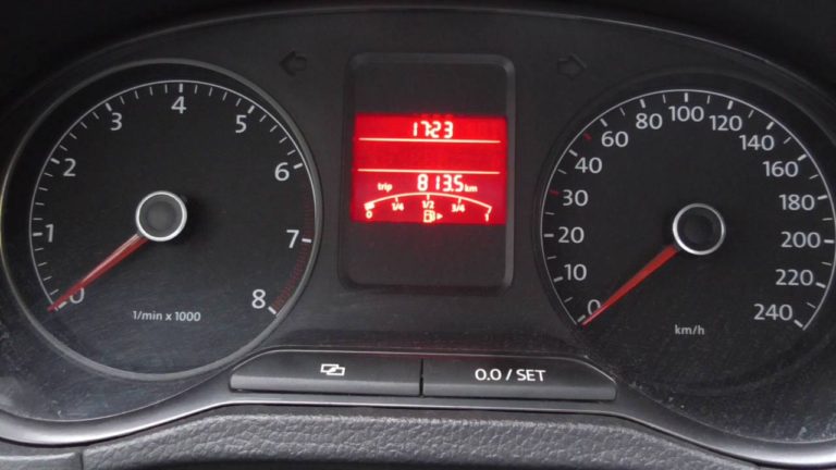 Сброс ТО на Фольксваген Поло седан: как убрать INSP, как обнулить счетчик