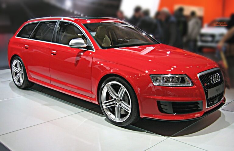 Машина ауди rs6