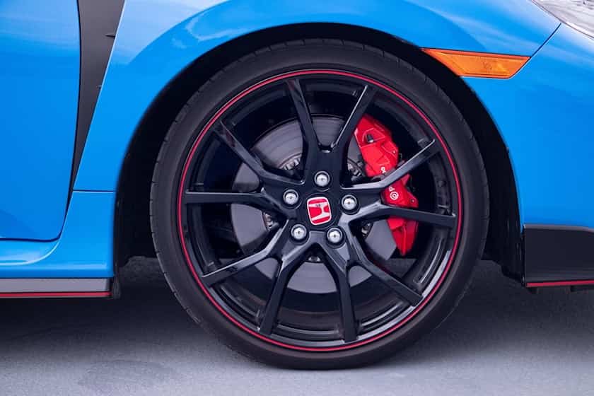 Разбираемся в плюсах и минусах низкопрофильной резины – carsclick.ru