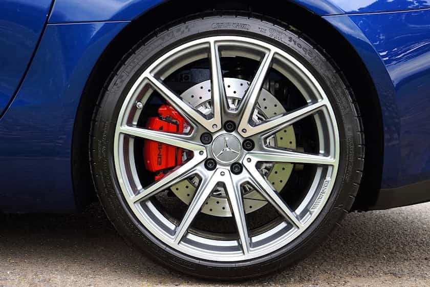 Разбираемся в плюсах и минусах низкопрофильной резины – carsclick.ru