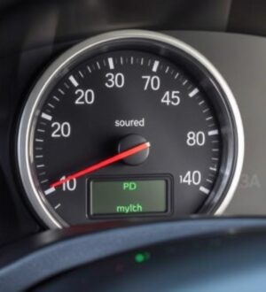 Как проверить уровень технических жидкостей в авто: практическое руководство водителя