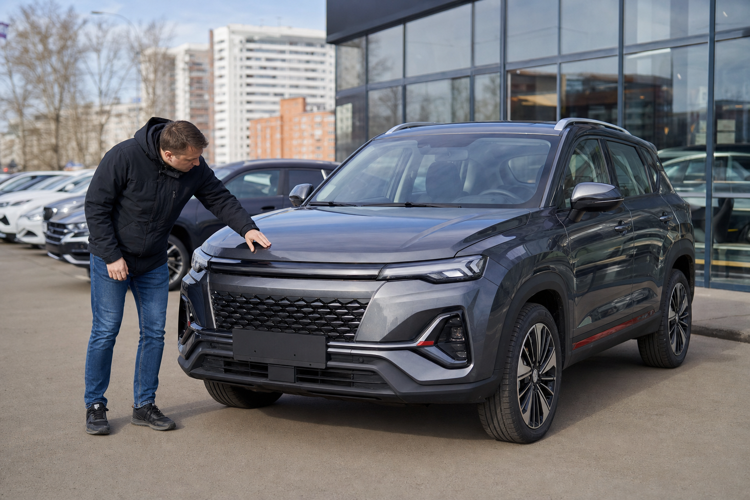 Городской кроссовер Changan CS35 MAX на площадке дилера